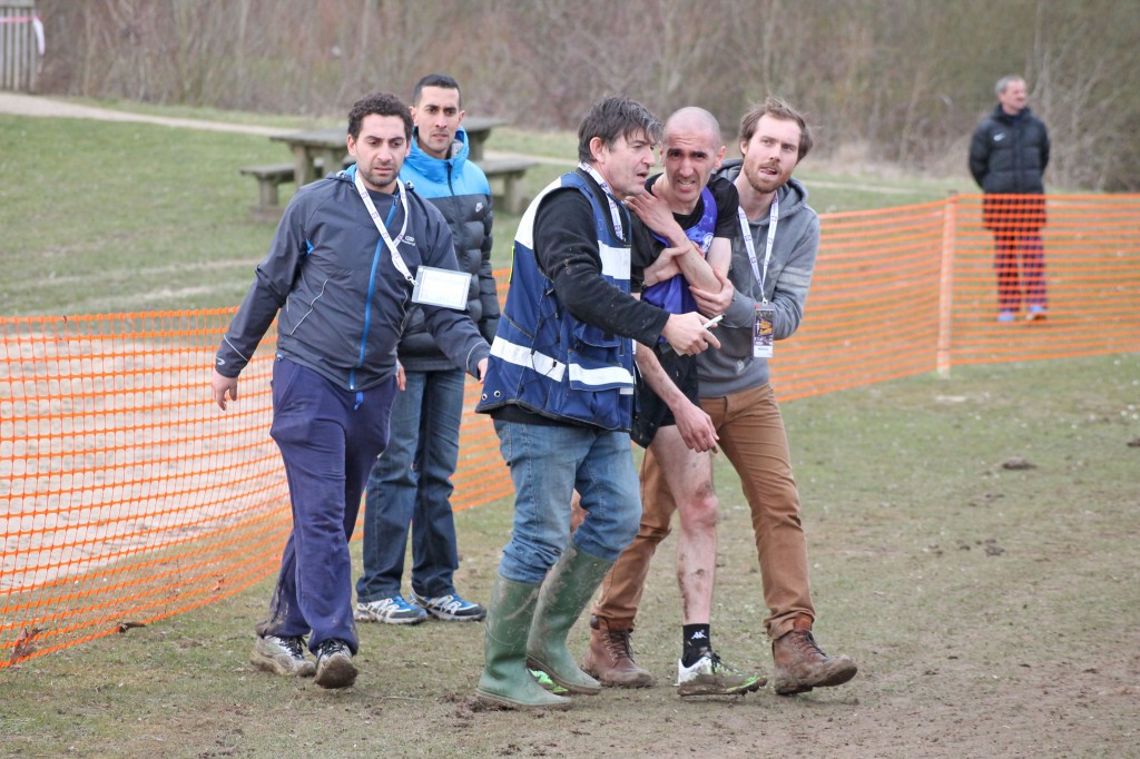 ...avant d'être crocheté, de tomber, repartir, puis s'arrêter 30m plus loin (Photo Basile Regoli)