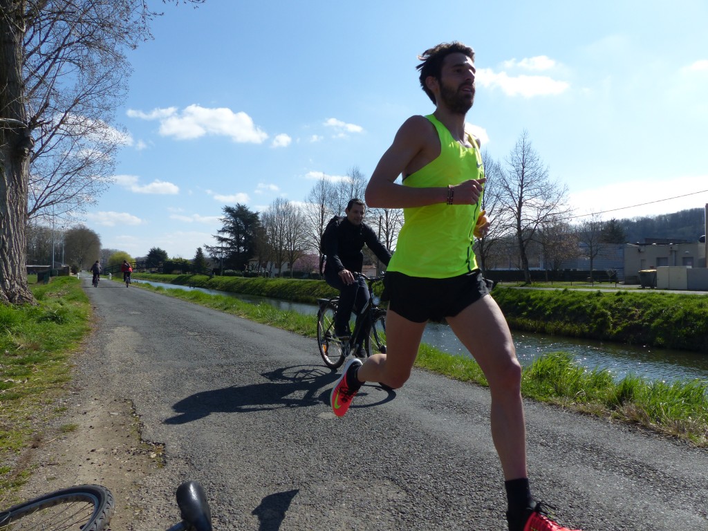 Nous avions suivi Yohan Durand lors de l'une de ses dernières grosses sorties longues avant le marathon de Paris (Photo Q.G)