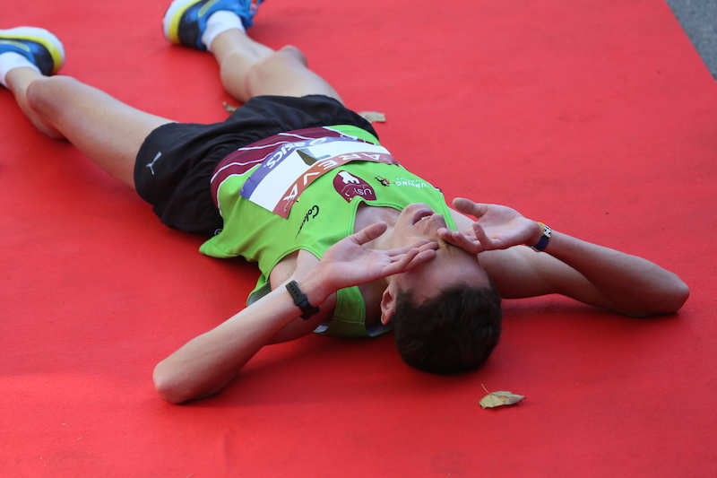 Damien Gras, éreinté après son premier marathon aux France à Rennes, mettra plus de temps à récupérer que d'autres coureurs arrivés plus frais (Photo Jean-Marc Mouchet)